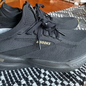 Brooks womens Black Athletic Shoes